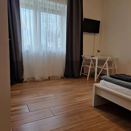 Apartment Altair Airport *