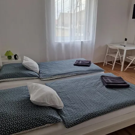 Apartman Altair Airport *